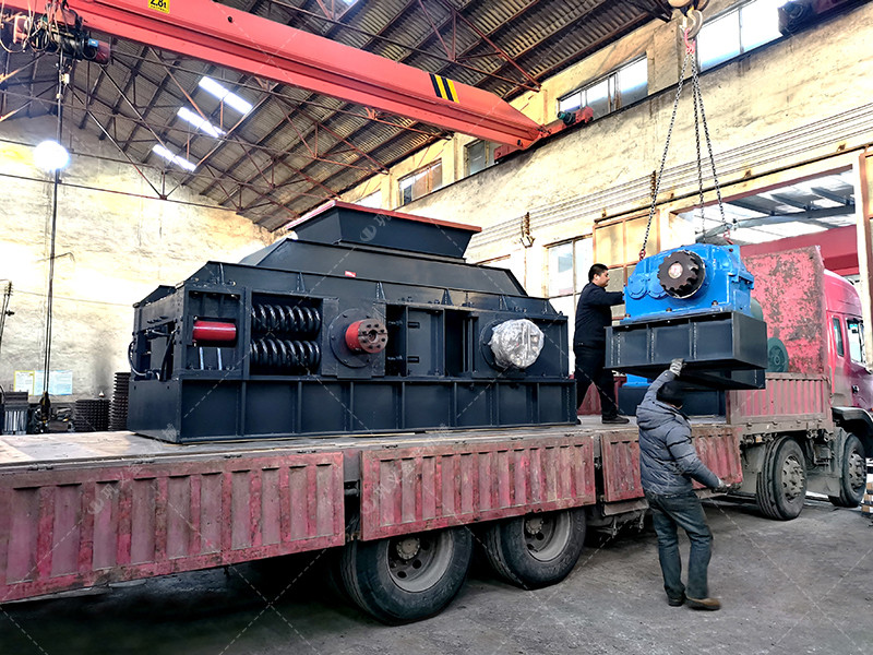 2PG1000X700對輥破碎機發往湖北恩施破碎鵝卵石